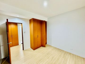 FOR SALE BEAUTFUL MODERN 2 STOREY DUPLEX HOUSE IN BF RESORT