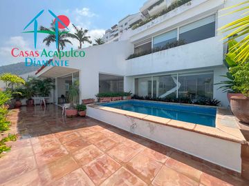 Departamento con alberca privada y vista al mar