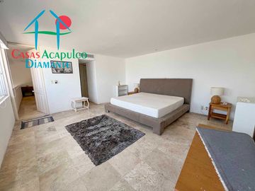 Departamento con alberca privada y vista al mar