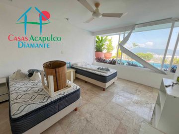 Departamento con alberca privada y vista al mar