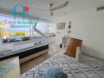 Departamento con alberca privada y vista al mar