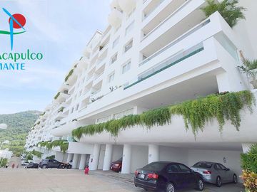 Departamento con alberca privada y vista al mar