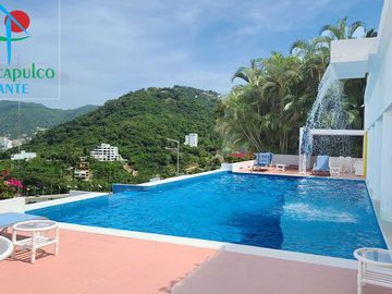 Departamento con alberca privada y vista al mar