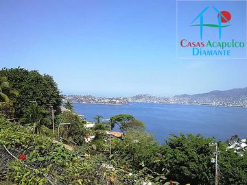 Departamento con alberca privada y vista al mar