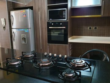 SE VENDE LINDO DEPARTAMENTO DE 115 M2 , CERCA A COLEGIOS EN VALLE HERMOSO. SURCO