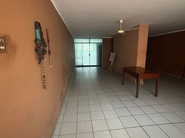 VENTA DE CASA AT 120M2 AC 230M2 SAN JUAN DE LURIGANCHO - $215,000