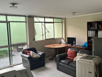 VENTA DE CASA AT 120M2 AC 230M2 SAN JUAN DE LURIGANCHO - $215,000