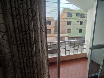 VENTA DE CASA AT 120M2 AC 230M2 SAN JUAN DE LURIGANCHO - $215,000