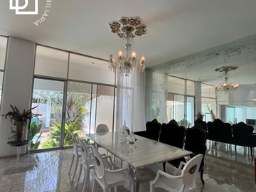 Preciosa casa en venta de 4 recámaras con alberca dentro de la Ciudad de Mérida