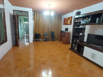 VENTA DE HERMOSA CASA EN URB. EL ALAMO- TARAPICHE CON VISTA EXTERNA.