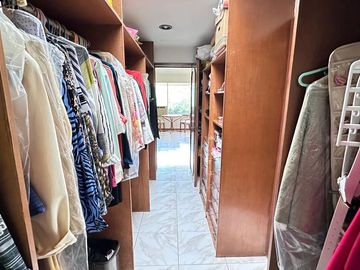 CASA EN VENTA EN LAS CAÑADAS