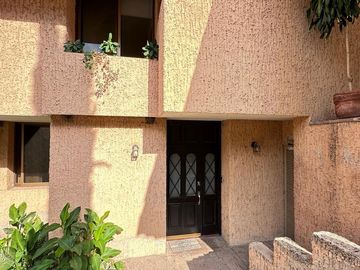 CASA EN VENTA EN LAS CAÑADAS