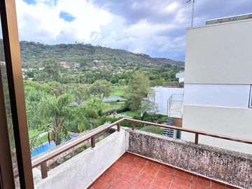CASA EN VENTA EN LAS CAÑADAS