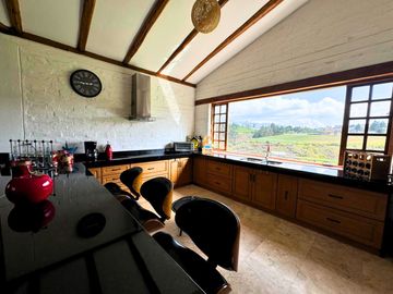 EN VENTA HERMOSA CASA EN CAYAMBE