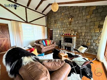 EN VENTA HERMOSA CASA EN CAYAMBE