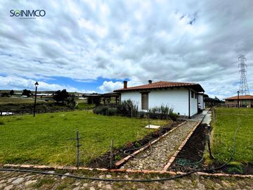 EN VENTA HERMOSA CASA EN CAYAMBE