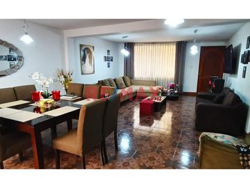 Venta De Casa En San Juan De Lurigancho
