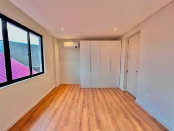 SPACIOUS SINGLE HOUSE AND LOT WITH MODERN INTERIOR DESIGN IN BF RESORT LAS PINAS