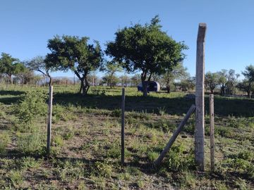 Lote de 1000 m2 en San Lorenzo, Córdoba, con todos los servicios. USD 13.000