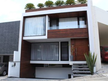 Casa en venta en Parque Santo Domingo, Lomas de Angelopolis, Puebla.
