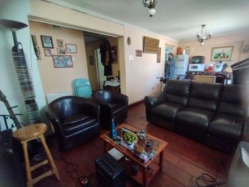 Amplia Propiedad con 2 casas Recoleta