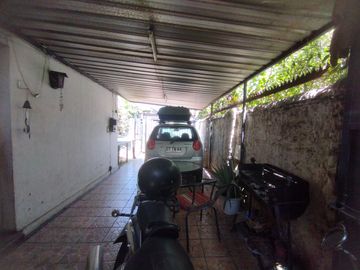 Amplia Propiedad con 2 casas Recoleta