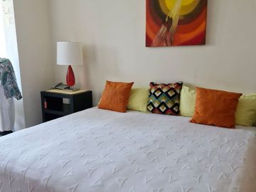 Casa ideal para oficinas, coorporativo o pequeño hotel a dos cuadras de Av México.
