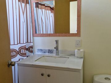 Casa ideal para oficinas, coorporativo o pequeño hotel a dos cuadras de Av México.