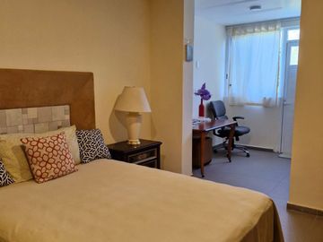 Casa ideal para oficinas, coorporativo o pequeño hotel a dos cuadras de Av México.