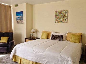 Casa ideal para oficinas, coorporativo o pequeño hotel a dos cuadras de Av México.