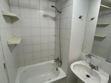 Departamento en Calle Arturo Prat, Metro Matta, Santiago.