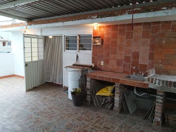 CASA EN AVENIDA CENTRAL ECATEPEC
