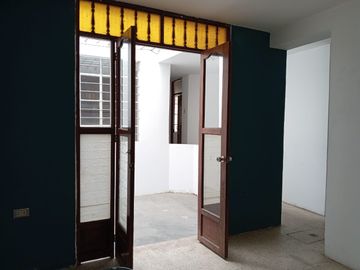 Venta Dpto en Esquina 1er Piso con Cochera San Isidro (lnunez)
