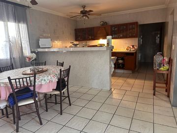 VENTA DE CASA TIPO QUINTA CON ALBERCA, ASADOR Y SALON DE USOS MÚLTIPLES