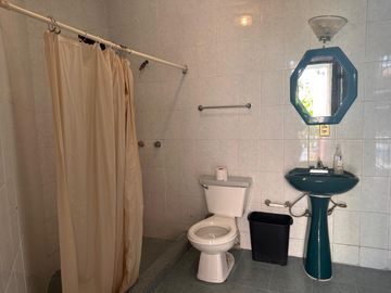 VENTA DE CASA TIPO QUINTA CON ALBERCA, ASADOR Y SALON DE USOS MÚLTIPLES
