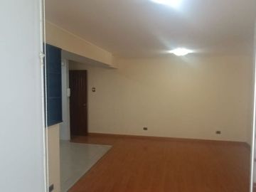 Venta de departamento con cochera limite con San Isidro