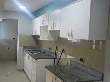 Venta de departamento con cochera limite con San Isidro