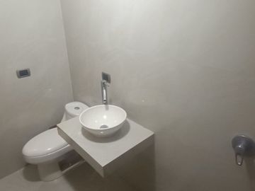Venta de departamento con cochera limite con San Isidro