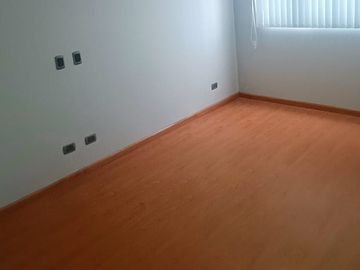 Venta de departamento con cochera limite con San Isidro