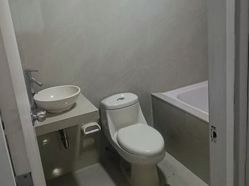 Venta de departamento con cochera limite con San Isidro