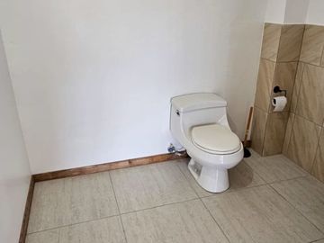 EN VENTA CASA EN SAN FERNANDO PASAJE LAS ORQUIDEAS 323