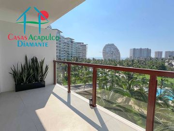 Departamento en condominio de playa. Con terraza y vista a las áreas comunes