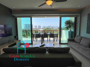 Departamento en condominio de playa. Con terraza y vista a las áreas comunes