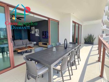 Departamento en condominio de playa. Con terraza y vista a las áreas comunes