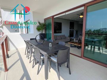 Departamento en condominio de playa. Con terraza y vista a las áreas comunes