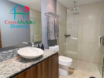 Departamento en condominio de playa. Con terraza y vista a las áreas comunes