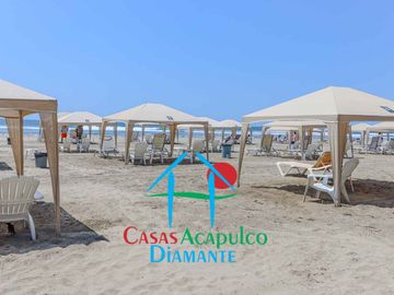 Departamento en condominio de playa. Con terraza y vista a las áreas comunes