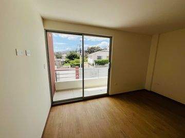 SE VENDE CASA A ESTRENAR EN POMASQUI