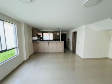 SE VENDE CASA A ESTRENAR EN POMASQUI
