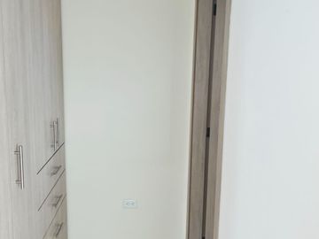 SE VENDE CASA A ESTRENAR EN POMASQUI